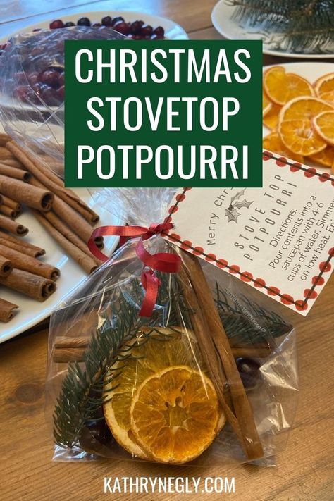 Here's an awesome gift for teachers, friends and family! Beautiful, wonderful potpourri! #christmas Stove Top Christmas Potpourri, Stove Potpourri, Christmas With Friends, Diy Christmas Crafts To Sell, Smell Of Christmas, Potpourri Bag, Potpourri Gift, Simmer Pot Recipes, Stove Top Potpourri