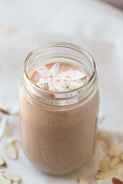 A simple breakfast recipe: Almond Joy Protein Shake. Great meal replacement at 460 calories! This will keep you full until lunch! Coconut Mocha Coffee, Almond Joy Smoothie, Smoothie Protein, Banana Apple Smoothie, Coffee Tumblr, Simple Breakfast, Smoothie Prep, Coffee Smoothie, Mocha Coffee