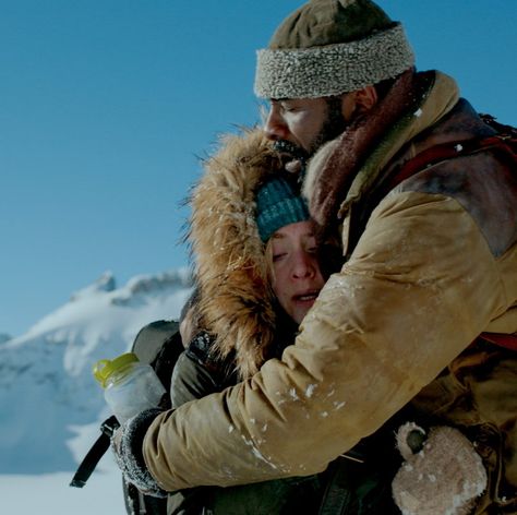 Mountain Between on Twitter: "When the guy you just met falls hard for you… Tomorrow, see Kate Winslet and @IdrisElba in The #MountainBetweenUs. https://t.co/ZHR35DuNMn https://t.co/0Xzdy3tUNM" The Mountain Between Us, Boy Snaps, Movies Worth Watching, Idris Elba, Fav Movies, My Kind Of Love, Between Us, Movie Stills, Romantic Movies