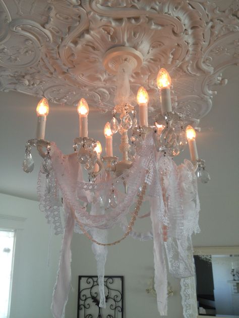 Chandelier with ribbons and lace Baby Pink Room, Ribbon Chandelier, Dream House Bedroom, Eclectic Homes, Shabby Chic Clothes, Shabby Chick, Pretty Pink Princess, Chandelier Decor, Afrocentric Art