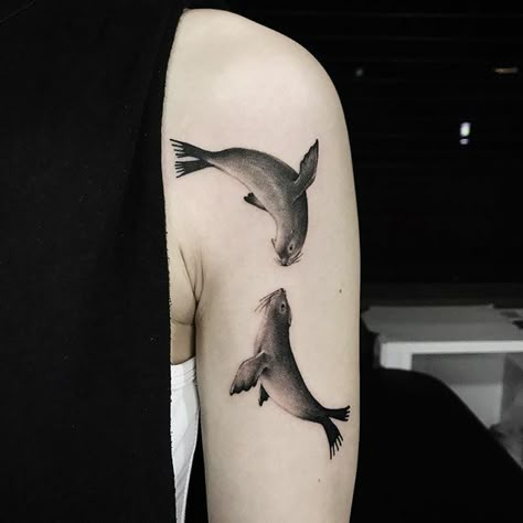 Ocean Animal Tattoos, Tattoos Ideas For Women, Seal Tattoo, Survivor Tattoo, Grey Seal, Bestie Tattoo, Cute Seals, Ocean Tattoos, Celtic Mythology