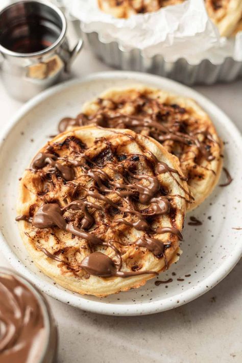 Nutella Waffles Recipe, Nutella Ice Cream Recipe, Bake Bacon, Nutella Waffles, Ice Cream Aesthetic, Nutella Ice Cream, Nutella Recipe, Nutella Pancakes, Dessert Waffles