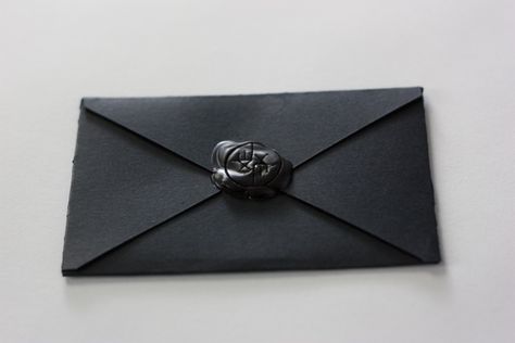 Black Envelope Aesthetic, Envelope With Wax Seal, Dark Style Aesthetic, Envelope Aesthetic, Black Envelope, Gift Card Envelope, Black Envelopes, Senior Project, Logo Identity