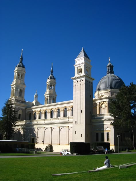 Saint_Ignatius_Church_University_of_San_Francisco - San Francisco University, University Of San Francisco Aesthetic, University Manifestation, San Francisco Road Trip, Saint Ignatius, University Of San Francisco, St Ignatius, Hill Wedding, College Girl