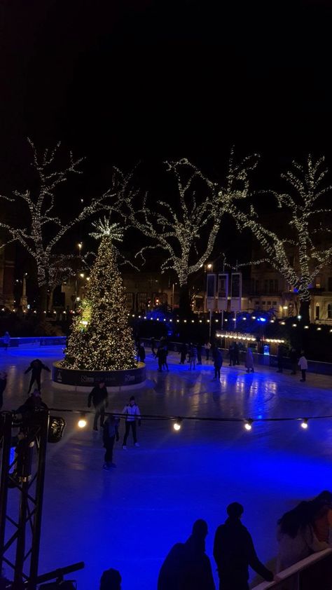 Ice Skating Rink Aesthetic, Ice Rink Aesthetic, Gingerbread Ice Skating Rink, Aesthetic Christmas Ice Skating, Outdoor Ice Rink Aesthetic, Outdoor Ice Skating Rink Aesthetic, Outdoor Ice Skating, Tree Town, Big Christmas Tree