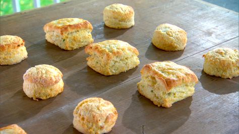 Buttermilk Biscuits, Recipe from Martha Bakes, April 2011 Savory Biscuits Recipe, Zucchini Muffin Recipes, Homemade Buttermilk Biscuits, Buttermilk Biscuits Recipe, Martha Stewart Recipes, Savoury Biscuits, Savory Herb, Biscuit Rolls, Biscuits Recipe