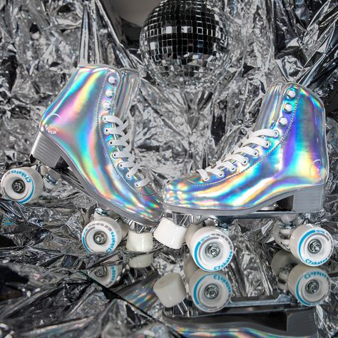 Dazzler Cosplay, Disco Ball Roller Skates, Roller Skate Disco, Rollerskate Accessories, Silver Roller Skates, Funky Roller Skates, Roller Boogie, Ball Scene, Disco Roller Skating