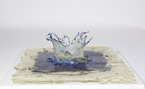 Energetic Resin Sculptures Look Like They're Made of Splashing Liquid Frozen in Time Resin Bowls, Resin Water, Resin Light, Epoxy Ideas, Liquid Plastic, Art Assignments, Avant Garde Art, Resin Wall Art, Acrylic Pouring Art