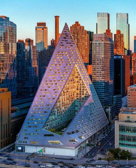 Big Architects, House Architecture Styles, Bjarke Ingels Group, Luxury Exterior, Famous Architecture, Bjarke Ingels, Tall Buildings, Architecture Wallpaper, Parametric Architecture