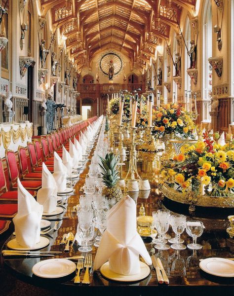 St Georges Hall, Palace Interior, State Banquet, Royal Palaces, Windsor England, Grand Hall, English Interior, Castles Interior, Royal Castles