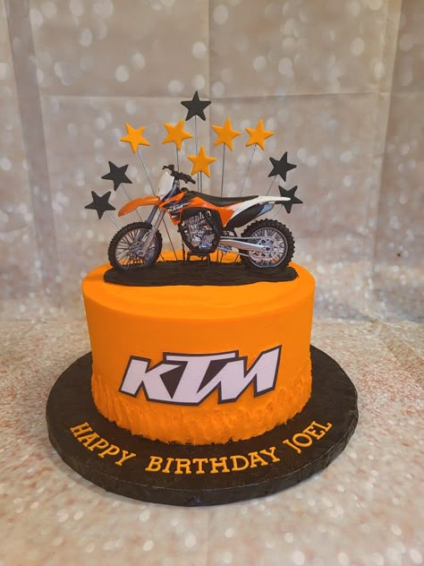 Motorcycle Cake Ideas, Motorcycle Theme Party, Motorbike Cakes, Happy Birthday Motorcycle, Motorcycle Birthday Cakes, Motorbike Cake, Motorcycle Cake, Ktm Motocross, Motorcycle Birthday