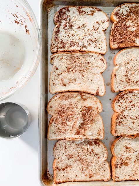 French Toast In The Oven, Sheet Pan French Toast, Pan French Toast, Oven French Toast, Oven Baked French Toast, French Toast Bake Recipe, Baked French Toast, Toast In The Oven, Make French Toast