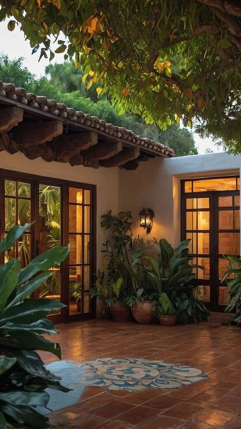 Spanish Style Design, Hacienda Homes Exterior, Mexican Home Design Exterior, Mexican House Architecture, Hacienda Style Room, Authentic Home Decor, Mexican Style Decor Bedroom, Small Mexican House Interior, Mexican House Style