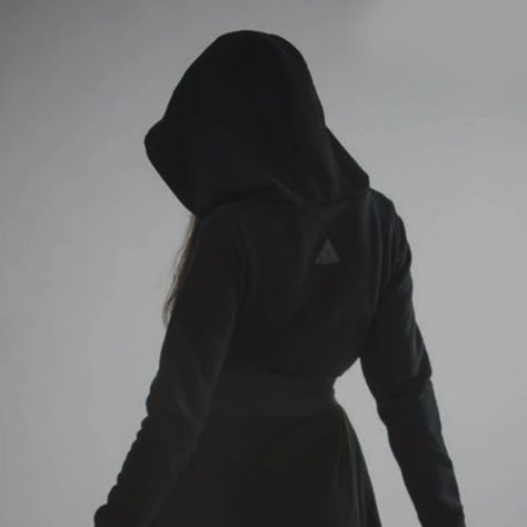 Faceless Character Aesthetic, Faceless Female Aesthetic, Lady Assassin Aesthetic, Body Guard Aesthetic, Mercenary Aesthetic, Female Aesthetic Faceless, Female Assassin, Villain Aesthetic, Female Villains