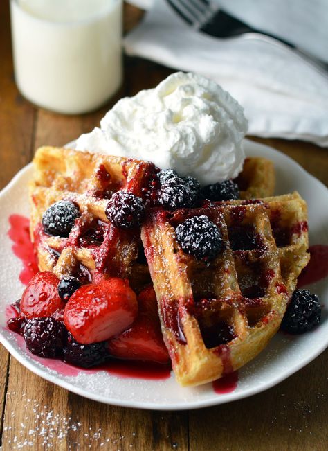 Waffles with Berry Compote. Breakfast has never been easier or prettier! Tapioca Crepes, Compote Recipe, Berry Compote, Kids Cooking Recipes, Bakery Recipes, Waffle Recipes, Pancakes And Waffles, Whipped Cream, Breakfast Brunch