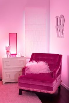 . Pink Apartment Decor, Hot Pink Throw Pillows, Hot Pink Decor, Pink Apartment, Selfie Wall, Pink Throw Pillows, Pink Bedrooms, Pink Life, Barbie Dream House