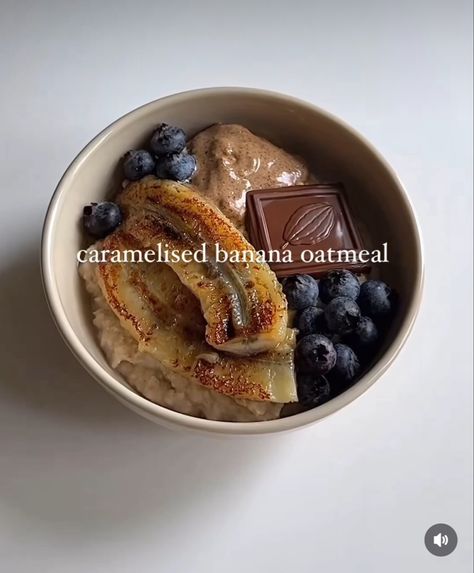 Antiinflammatory Soup, Caramelised Banana, Menu Sarapan Sehat, Healthy Food Dishes, Banana Oatmeal, Healthy Food Motivation, Healthy Lifestyle Food, Sweet Snacks Recipes, Healthy Sweets Recipes