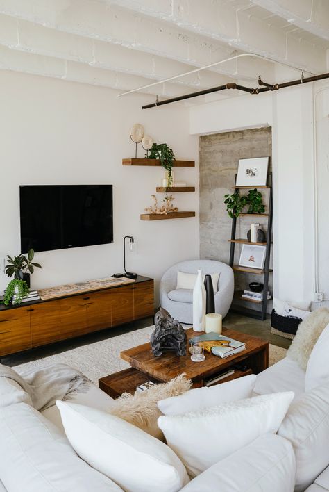 Minimalist Apartment Ideas, Affordable Living Room Decor, Small Apartment Inspiration, Loft Apartment Decorating, Minimalist Apartment Decor, Apartment Decorating Living, Minimalist Apartment Style, Minimalist Apartment, Studio Apartment Ideas