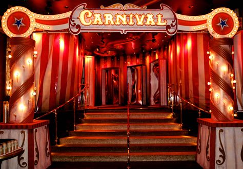 Halloween Carnival Outdoor Decor, Circus Theme Halloween Party, Scary Carnival Halloween Party, Carnival Attractions, Halloween Carnival Decorations, Carnevil Halloween Party, Clowns Halloween Decorations, Las Vegas Halloween, Stairs Entrance