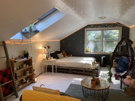 Viborg, Plants Green, Dekorasi Kamar Tidur, Attic Bedroom, Small Room Design, Redecorate Bedroom, Aesthetic Rooms, Dreamy Room, Room Design Bedroom