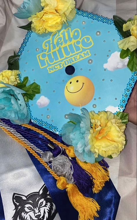 Graduation Cap Decoration Diy, High School Graduation Cap, Army Room Decor, College Graduation Cap Decoration, Grad Hat, Diy Graduation Cap, Graduation Cap Designs, Graduation Hat, Graduation Cap Decoration