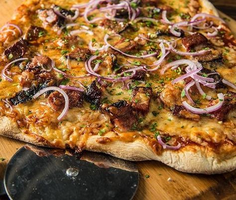 Brisket Pizza, Fresh Dough Pizza, Andouille Sausage Recipes, Beef Barbecue, Beef Pizza, Best Pizza Dough, Bbq Brisket, Smoked Beef Brisket, Bbq Pizza