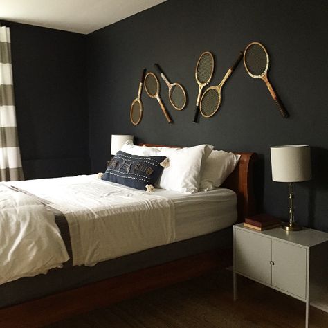 Tennis Bedroom Ideas, Tennis Room Decor, Vintage Tennis Racket Decor, Hale Navy Walls, Tennis Bedroom, Tennis Room, Bedroom Designs India, Twin Beds Guest Room, Modern Coastal Home