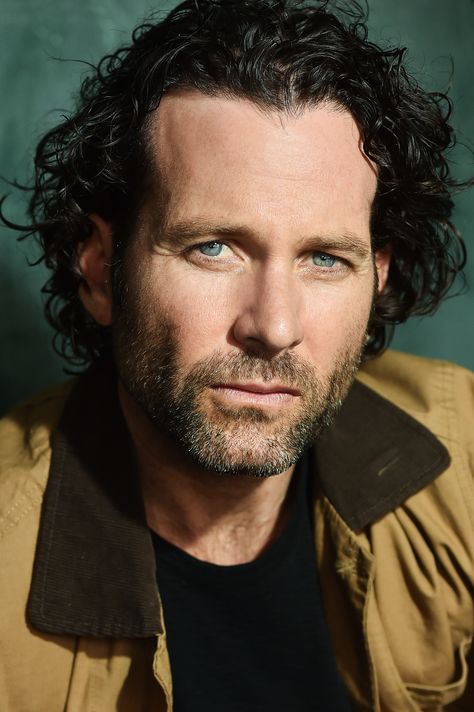 Eion Bailey, Medium Length Curly Hair, Beard Hairstyle, Yummy Mummy, Curly Hair Men, Medium Length, Curly Hair, Beautiful People, Curly Hair Styles