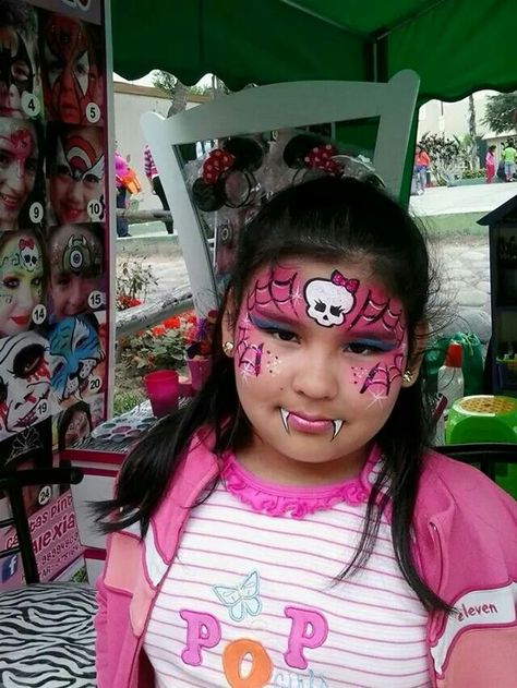 Monster high  Caritas Pintadas ALEXIA'S cel. 989948093 Monster High Face Paint, Paint Face, Painting Halloween, Paint Inspo, Painting Kids, Monster High Party, Face Painting Halloween, Facepaint, Paint Ideas