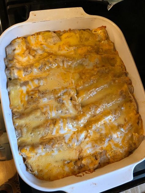 SUPER EASY TEX-MEX BEEF ENCHILADAS RECIPE 1 Baked Enchiladas Beef, Beef Enchiladas With Queso Sauce, Tex Mex Beef Enchiladas, Easy Enchiladas Recipe, Tex Mex Beef Enchilada Recipe, Enchilada Gravy Recipe, Enchilada Gravy, Authentic Mexican Enchiladas, Tex Mex Enchiladas