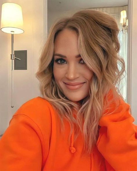 Carrie Underwood Selfie, Carrie Underwood Diet, Home Leg Exercises, Tablet Medicine Snap, Carrie Underwood Hair, Carrie Underwood Pictures, Carrie Underwood Style, Carrie Underwood Photos, Leg Exercises