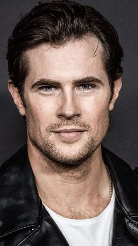 David Berry Lord John Grey, Outlander Lord John Grey, David Berry Actor, John Grey Outlander, Lord John Grey Outlander, Sam Heughan Family, David Berry, Fraser Tartan, James Fraser Outlander