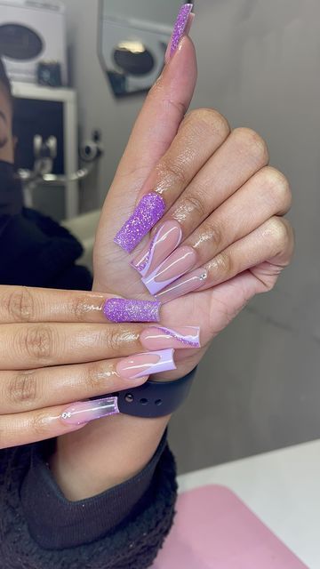 Lilac Birthday Nails, Purple Bday Nails, Purple Nails Black Women, Medium Purple Nails, Purple Nail Sets, Classy Purple Nails, Purple Acrylic Nails Designs, Nails Blue And Purple, Light Purple Acrylic Nails