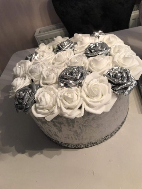 Crushed velvet and glitter white and silver grey roses storage gift box Hello 20, How To Make Glitter, Dirty 30, Glitter Roses, Great Hairstyles, Grey Roses, Pretty Roses, Floral Gifts, 25th Anniversary