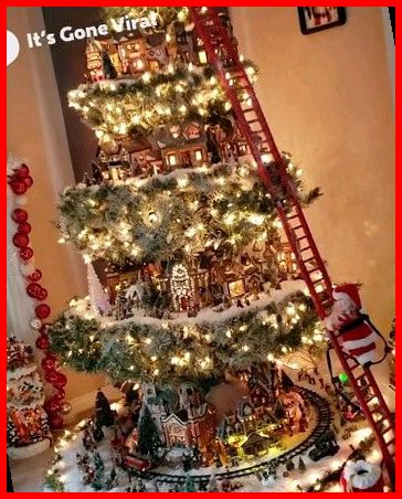 Wheel Christmas Tree, Christmas Tree Village Display, Diy Christmas Village Displays, Christmas Tree Train, Snow Love, Christmas Tree Village, Christmas Village Sets, Snowman Snow, Diy Christmas Village