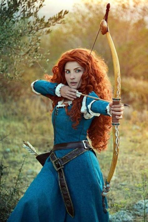 Brave Cosplay, Brave Cartoon, Merida From Brave, Merida Costume, Merida Cosplay, Cosplay Disney, Mandalorian Cosplay, Costume Making, Disney Brave