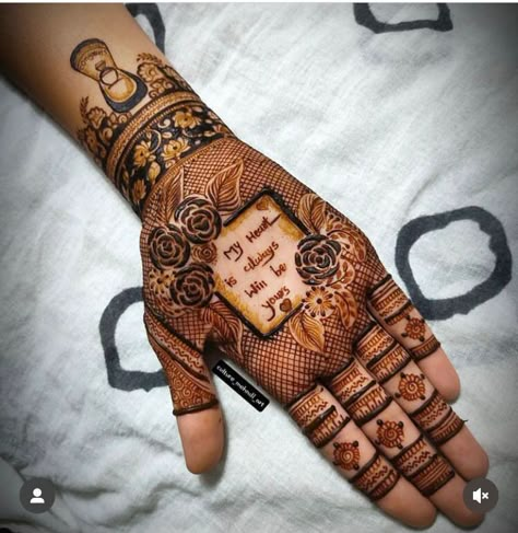 Egejment Mehandi New, Engagement Figure Mehndi Designs, Teej Mehndi Designs Latest, Engagement Mehndi Designs Back Hand, Engagement Mehendi Figures, Mehandi For Engagement, Enggament Mehandi, Engagment Mehandi, Engagement Henna Designs