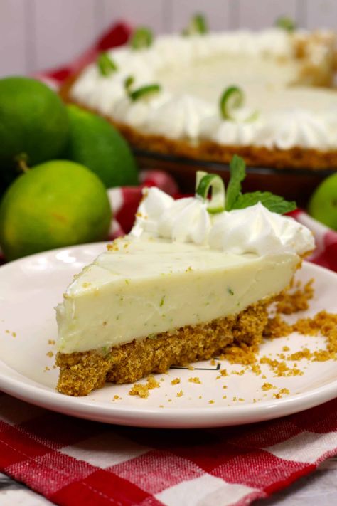 Easy Key Lime Pie Recipe - Sweet Pea's Kitchen Candied Oranges, Key Lime Pie Easy, Key Lime Pie Recipe, Homemade Graham Cracker Crust, Lime Pie Recipe, Sweet And Sour Sauces, Key Lime Cheesecake, Homemade Graham Crackers, Keylime Pie Recipe