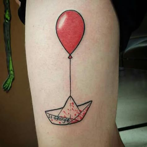 It Stephen King Tattoo, Red Balloon Tattoo Pennywise, Pennywise Tattoo Ideas, Original Pennywise Tattoo, Feminine Horror Tattoo, It Balloon Tattoo, Pennywise Tattoos, Penny Wise Tattoo, Terrifier Tattoo