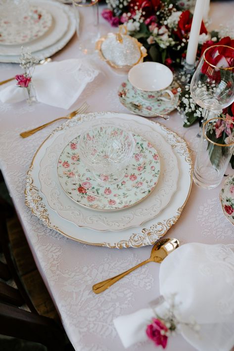 The Bridgertons Aesthetic, Victorian Theme Party, Bridgertons Aesthetic, The Bridgertons, Victorian Tea Party, Luxxu Modern Design Living, Bridgerton Inspired, S Table, Tea Party Theme