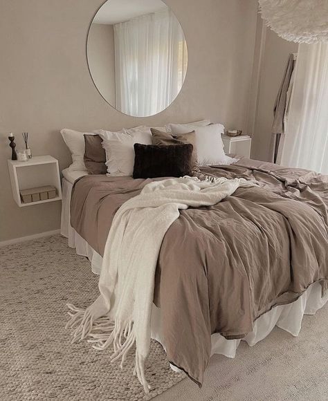 Beige Room, Redecorate Bedroom, Cozy Room Decor, Apartment Decor Inspiration, Room Makeover Bedroom, Room Makeover Inspiration, Apartment Inspiration, Room Inspiration Bedroom, Room Ideas Bedroom