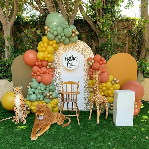 Jungle Birthday Backdrop, Safari Party Backdrop, Lion King Balloons, Safari Backdrop, First Birthday Decorations Boy, Safari Balloon, Baby Birthday Decorations, Safari Theme Birthday, Baby Shower Theme Decorations