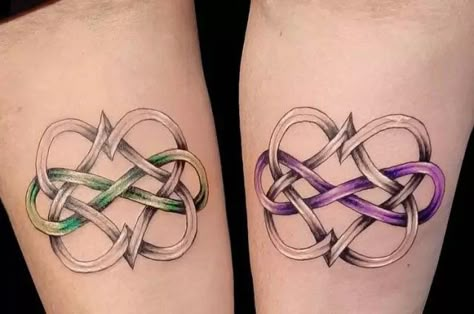 Tattoo Hijos, Irish Gaelic Tattoo, Infinity Knot Tattoo, Celtic Mother Tattoos, Knot Tattoos, Mom Son Tattoo, Mother Son Tattoo, Gaelic Tattoo, Infinity Love Tattoo