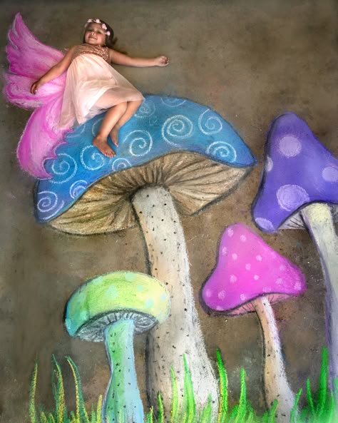 Chalk Art Sidewalk, Sidewalk Chalk Photos, Chalk Photography, Street Chalk Art, Chalk Photos, Chalk Activities, Fun Chalk Art, Chalk Artist, Sidewalk Chalk Art