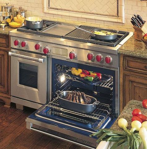 Wolf Stove, Unique Appliances, Stove Kitchen, Double Ovens, White Kitchen Ideas, Luxury Appliances, Beach Kitchen, New Appliances, Ice Makers