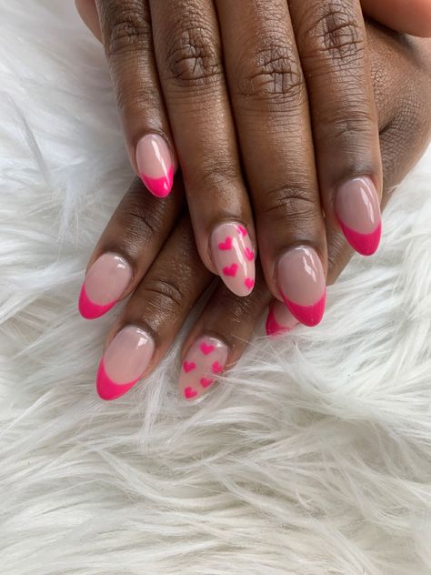 Pink nails idea + french tip Oval Heart Nails, Hot Pink Dip Nail Designs, Pink Nail Designs French Tips, French Tip Nails Round Shape, Pink Almond French Nails, Nails Idea French, Pink Nails Oval, S Nails Designs, Pink French Tip Almond Nails