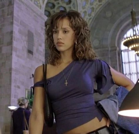 Jessica Alba 2000's Gif, Jessica Alba 2000s, Dr Faceclaims, Jessica Alba Outfit, 90s 2000s Fashion, Jessica Alba Style, Cooler Style, 2000s Outfits, 2000s Fashion Outfits