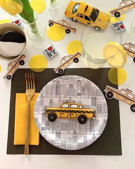 An NYC-Themed Party | Darcy Miller Designs New York Theme Party, Nyc Party, New York Party, New York Theme, Dog Day Afternoon, Nyc Baby, Black Construction Paper, Yellow Balloons, Romantic Mood