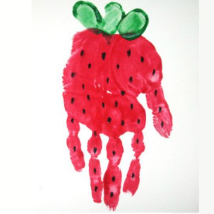 25 Super Sweet Berry Crafts For Kids – Page 8 – Play Ideas Hand Print Art, Strawberry Crafts, Fruit Crafts, Red Crafts, Strawberry Art, Footprint Crafts, Vevey, Toddler Arts And Crafts, Preschool Arts And Crafts