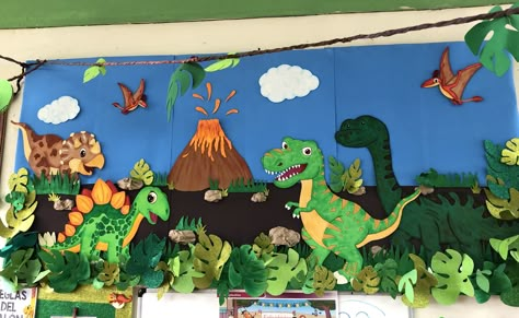 Dinosaur School Display, Dinosaur Classroom Theme Decor, Dinosaur Bulletin Boards, Dinosaur Mural, Dinosaur Classroom, Dinosaur Theme Preschool, Preschool Letter Crafts, Dinosaur Activities Preschool, Dinosaurs Preschool